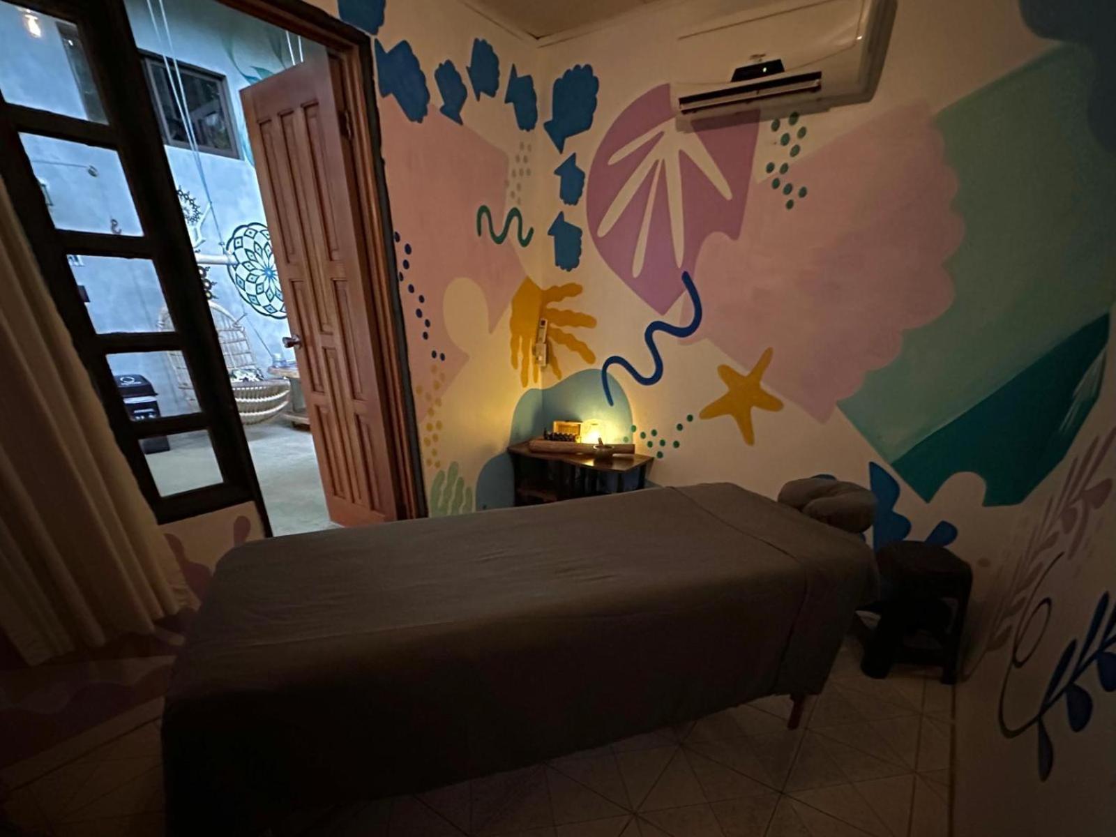 Shipwrecked Hostel Увіта Екстер'єр фото